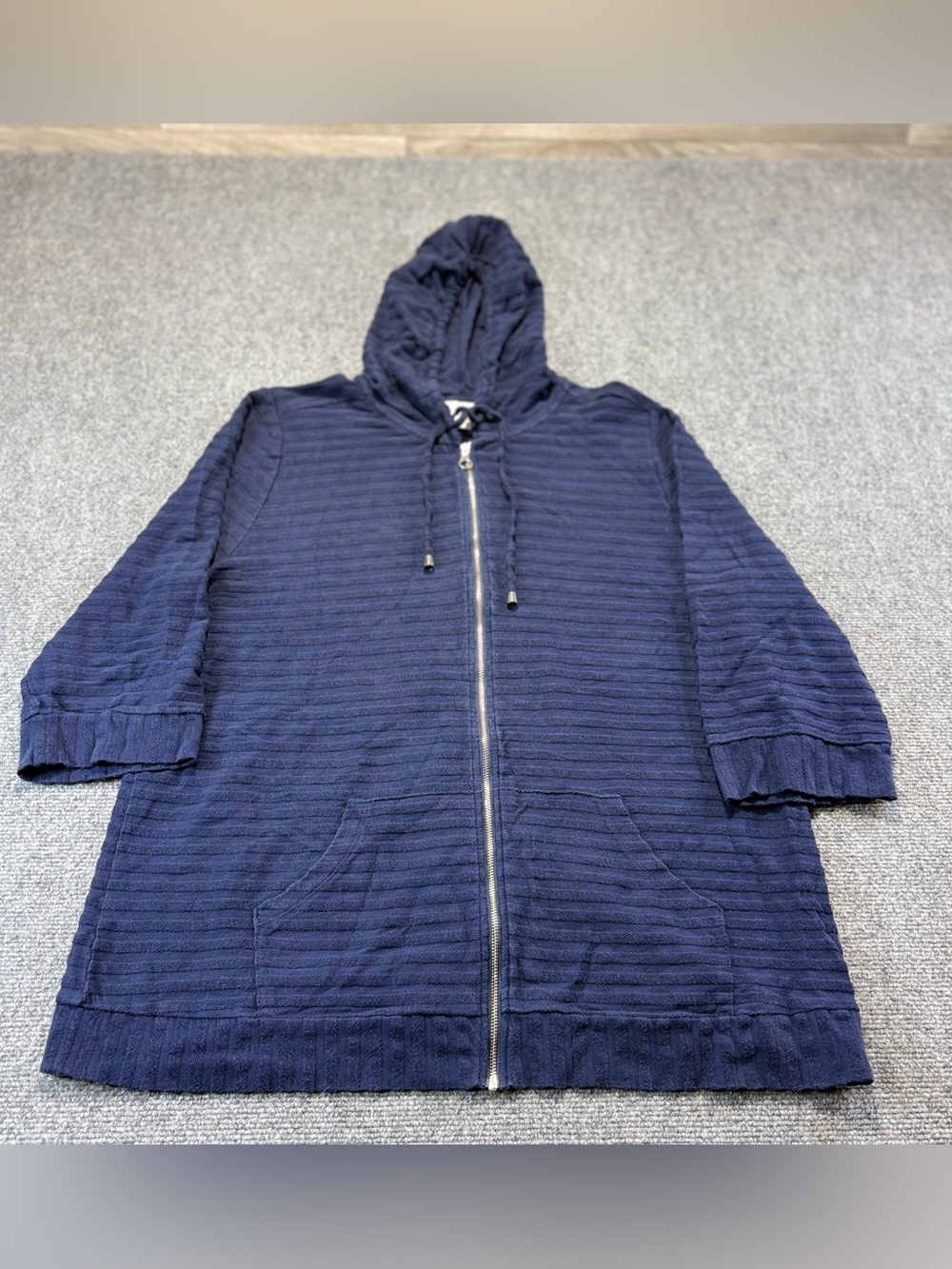 CJ Banks Women's Sz 1X Navy Ribbed Zip 3/4 Length Sleeves Dual Kangaroo
Hoodie